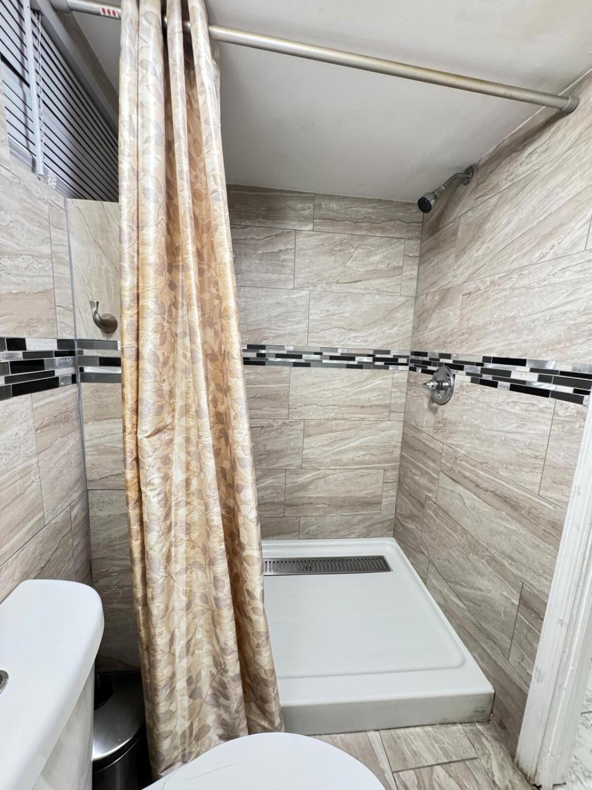 2-bedroom Sleeps 6 Near Ewr & American Dream Apartment *
