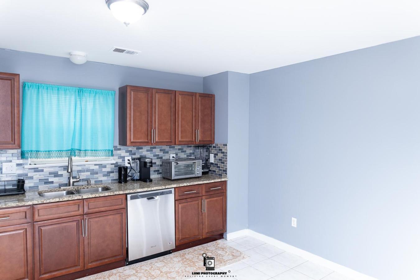 Airport Oasis: Spacious 3-bed Near Ewr & Nyc * Newark