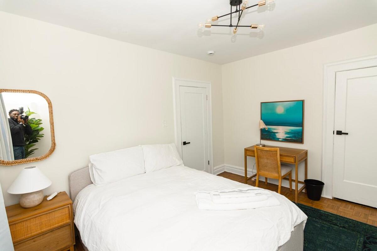 Spacious Vibe Newark's Hidden Gem Holiday home