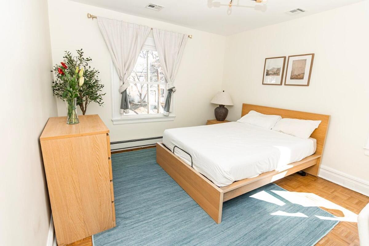 Spacious Vibe Newark's Hidden Gem *