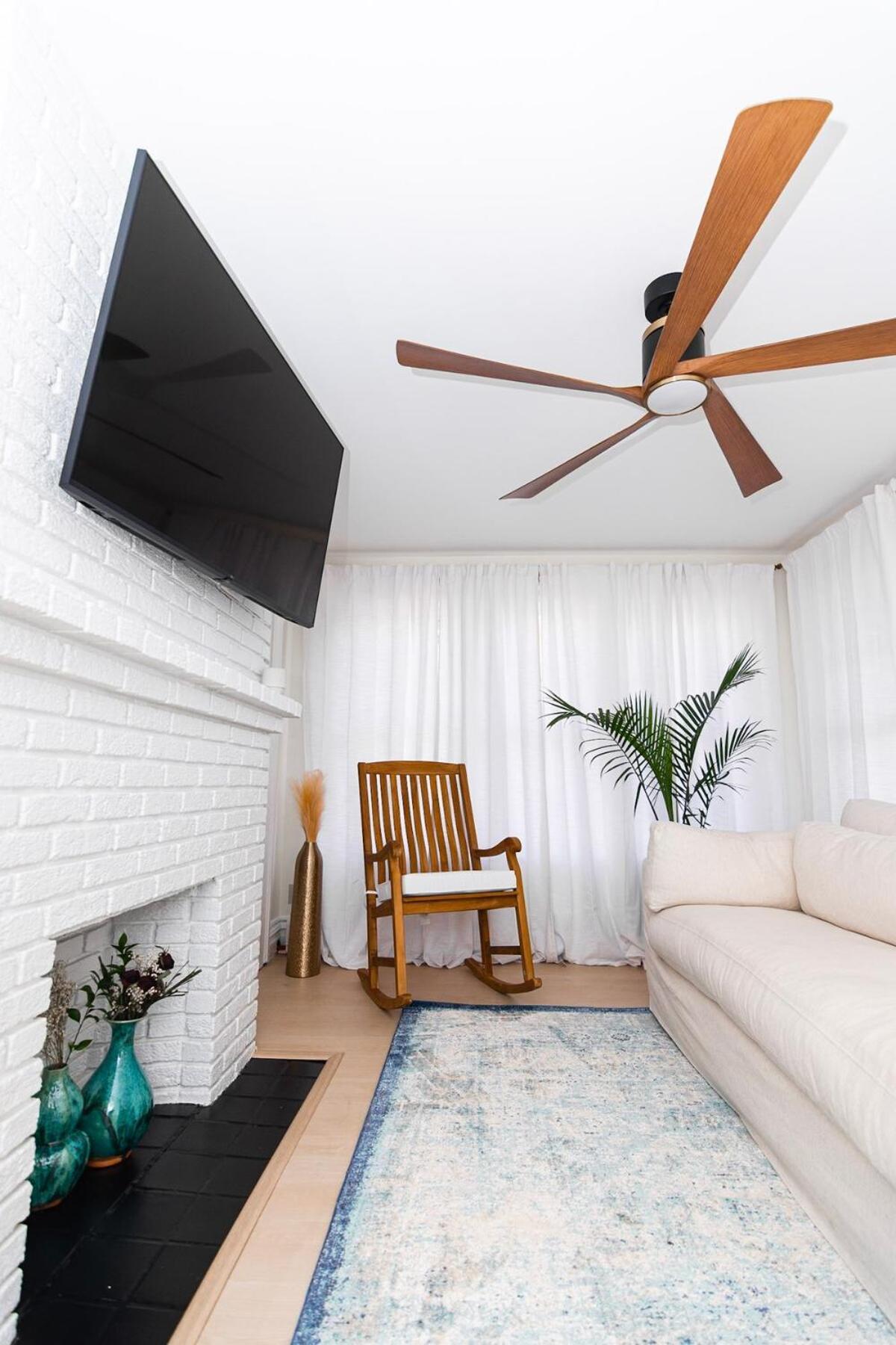 Spacious Vibe Newark's Hidden Gem