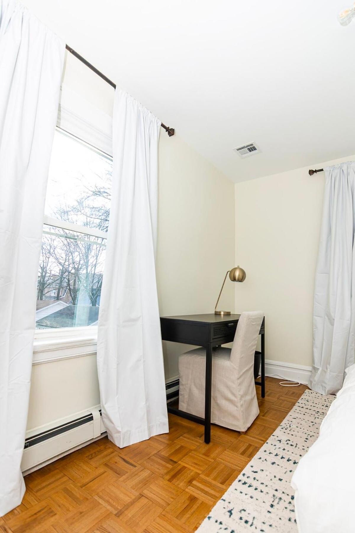 Holiday home Spacious Vibe Newark's Hidden Gem Newark
