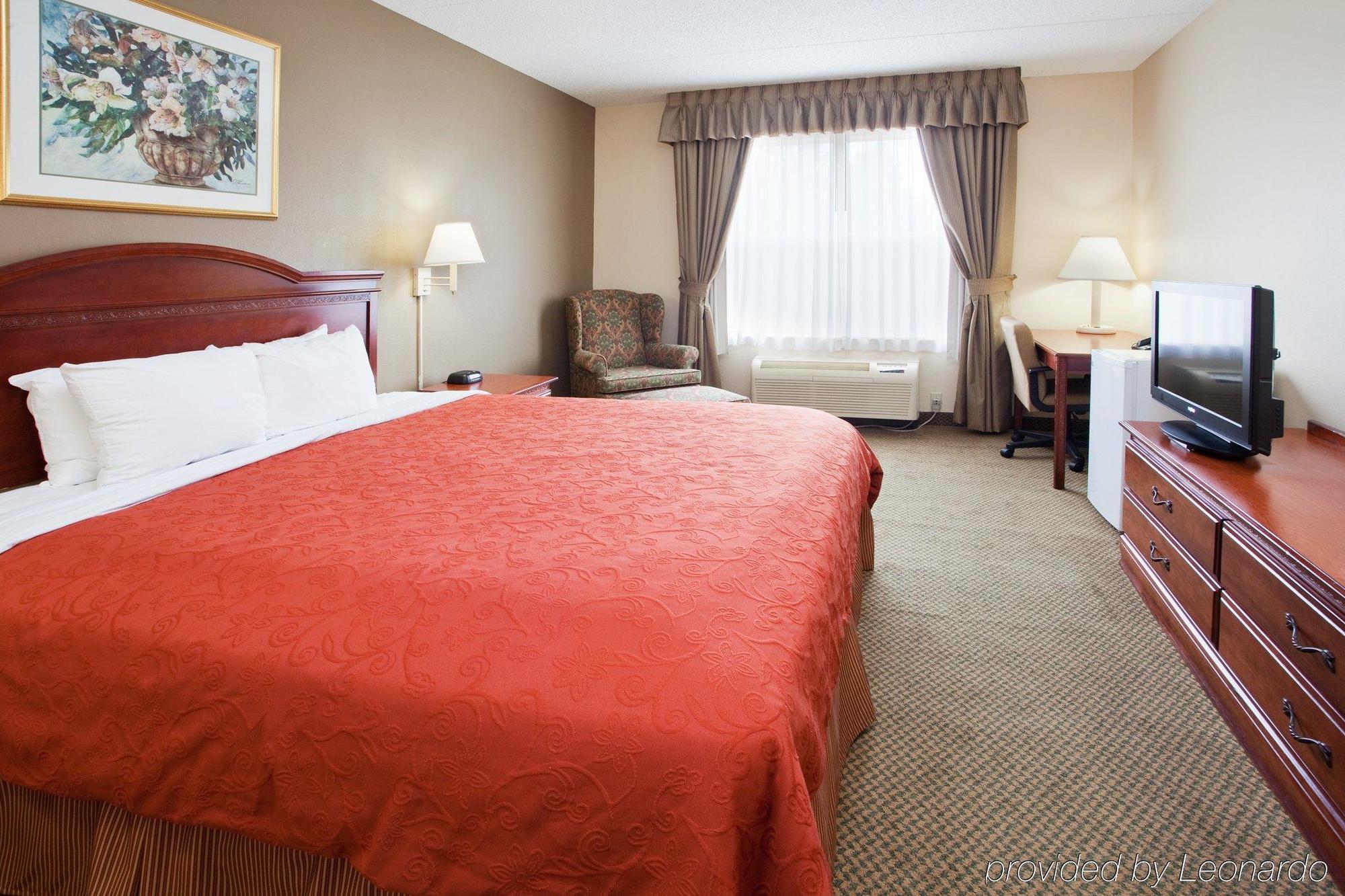 Hotel Hampton & By Hilton- Airport Elizabeth 3*