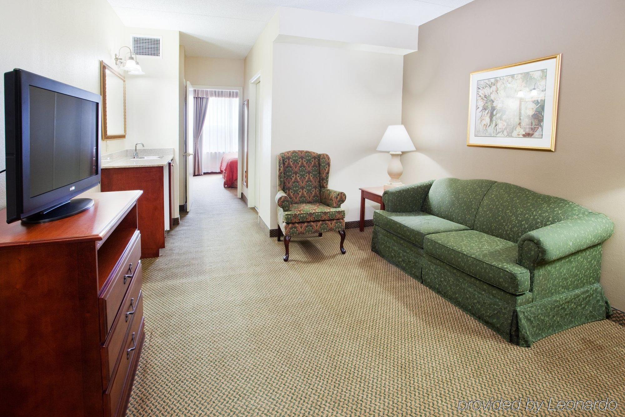 Hampton & By Hilton- Airport Elizabeth Newark
