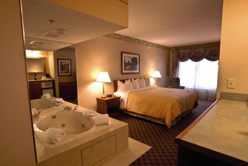 Hampton & By Hilton- Airport Elizabeth