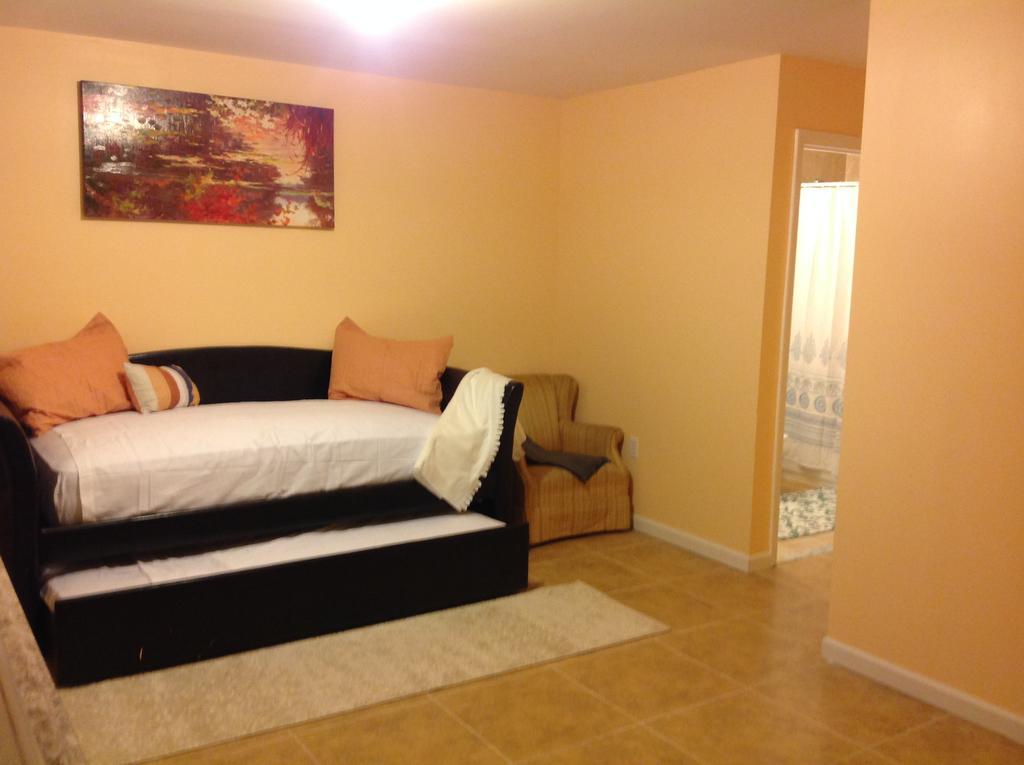 Guest house Mojoy Homesuites At Runyon Newark