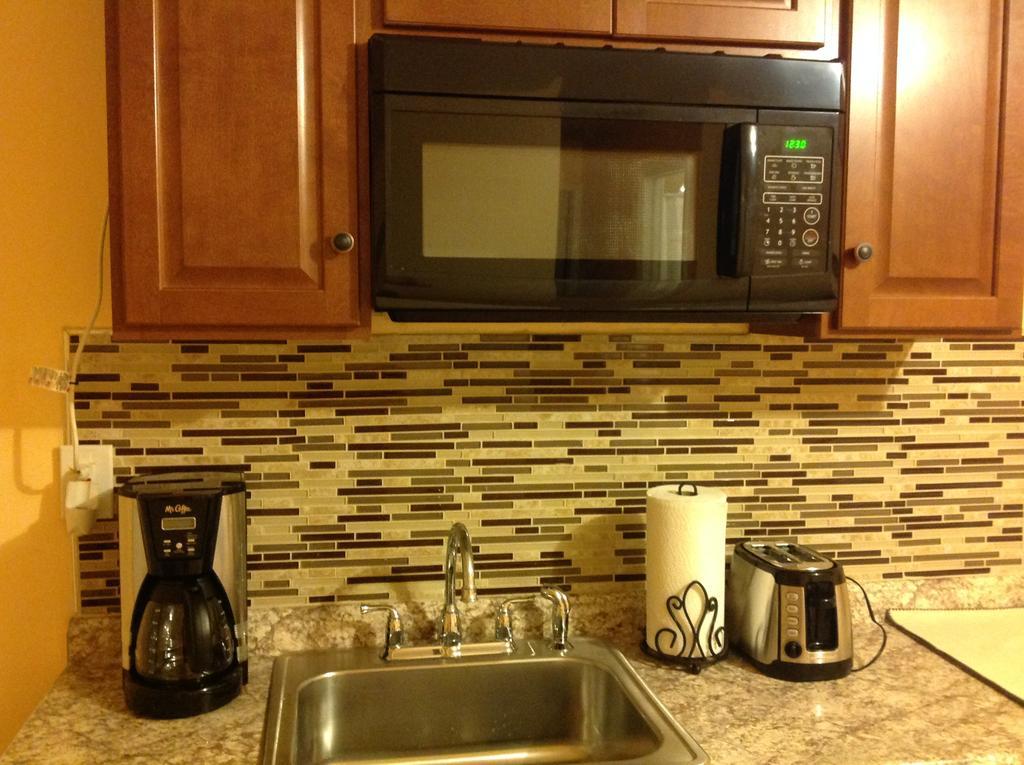 Mojoy Homesuites At Runyon Guest house