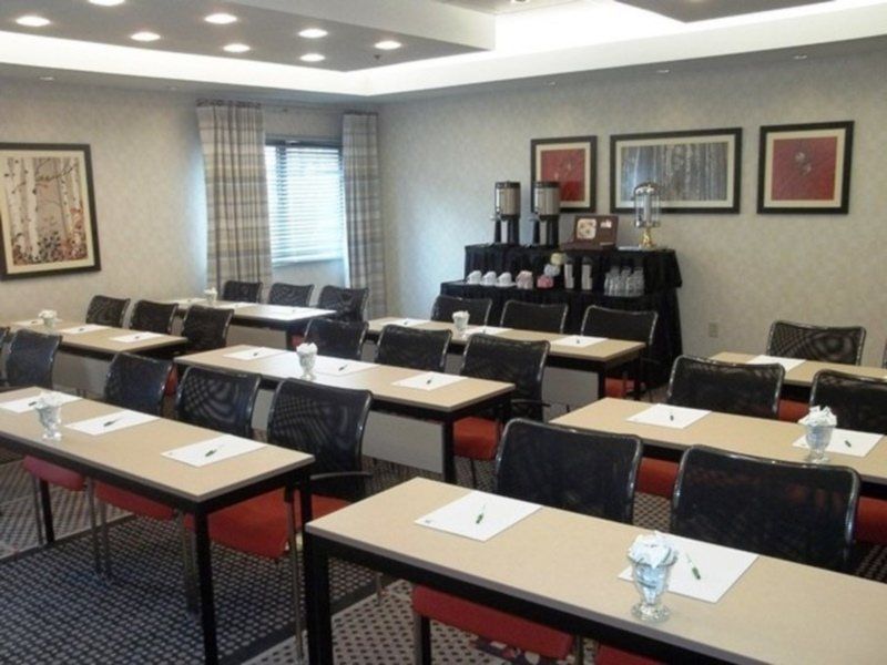 Hotel Hampton Airport