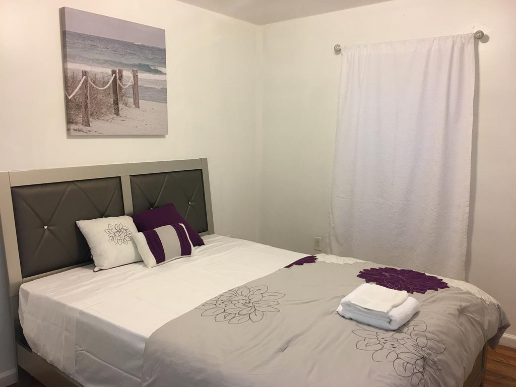 Casa de hóspedes Mojoy Homesuites At Runyon