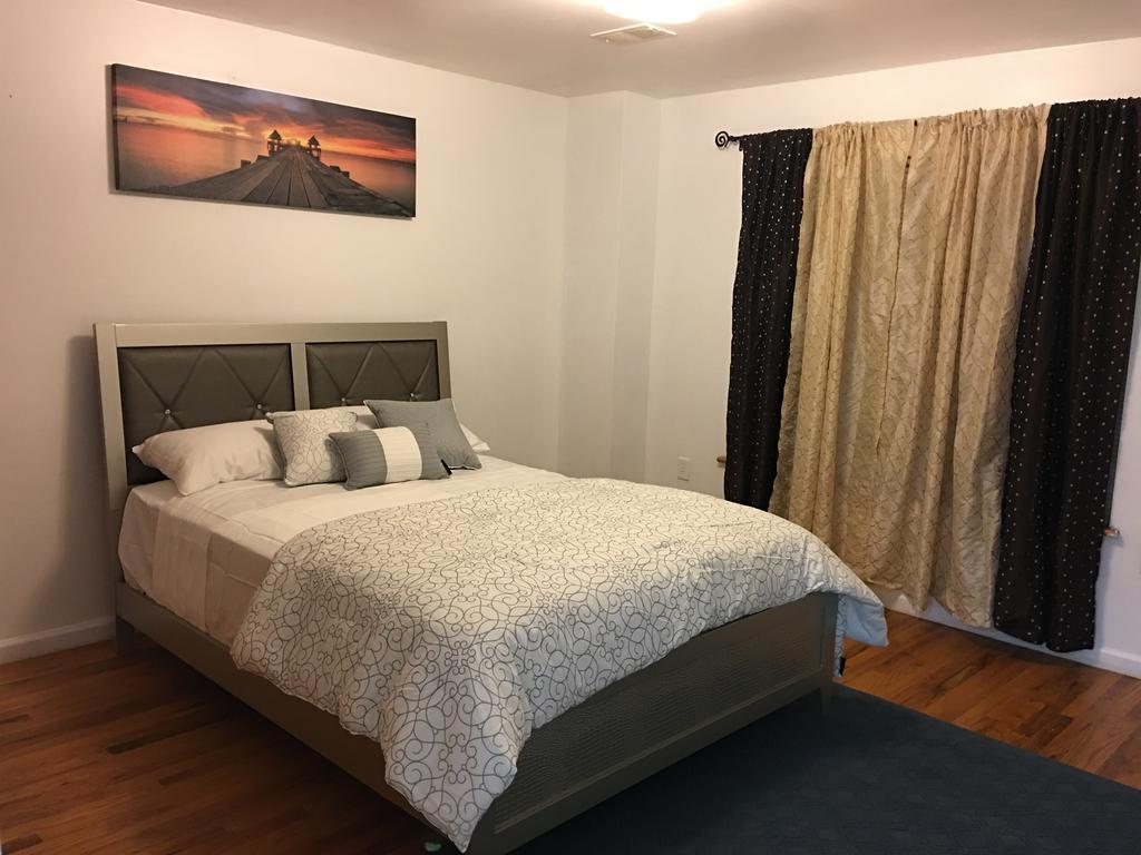 Mojoy Homesuites At Runyon Newark