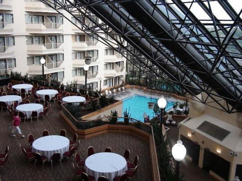 Doubletree By Hilton Airport