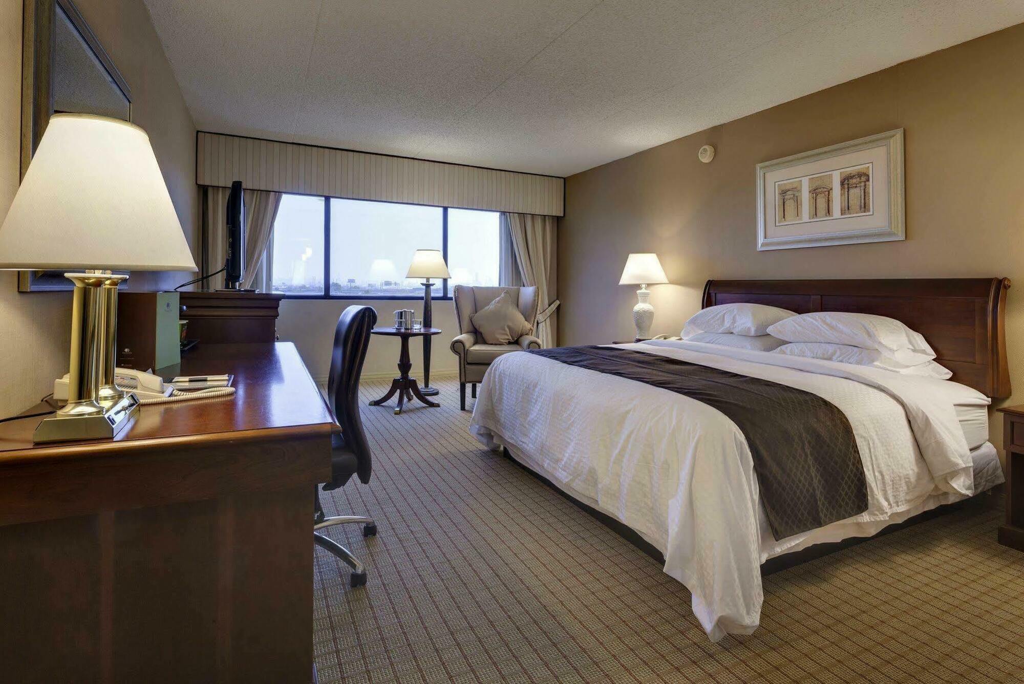 Doubletree By Hilton Airport 4* Newark