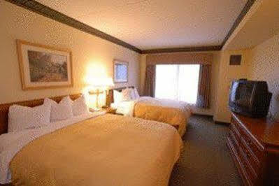 Hampton & By Hilton- Airport Elizabeth 3*