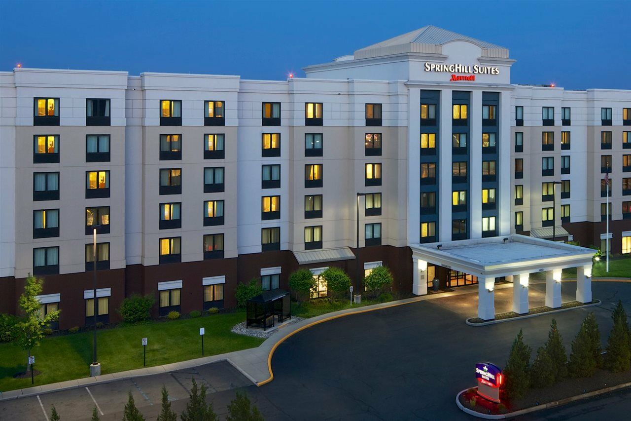 Hotel Springhill By Marriott International Airport 3*