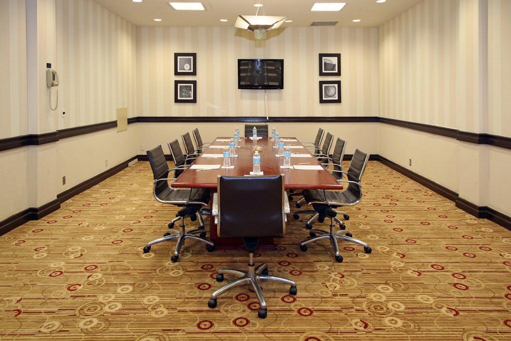 Doubletree By Hilton Airport Hotel