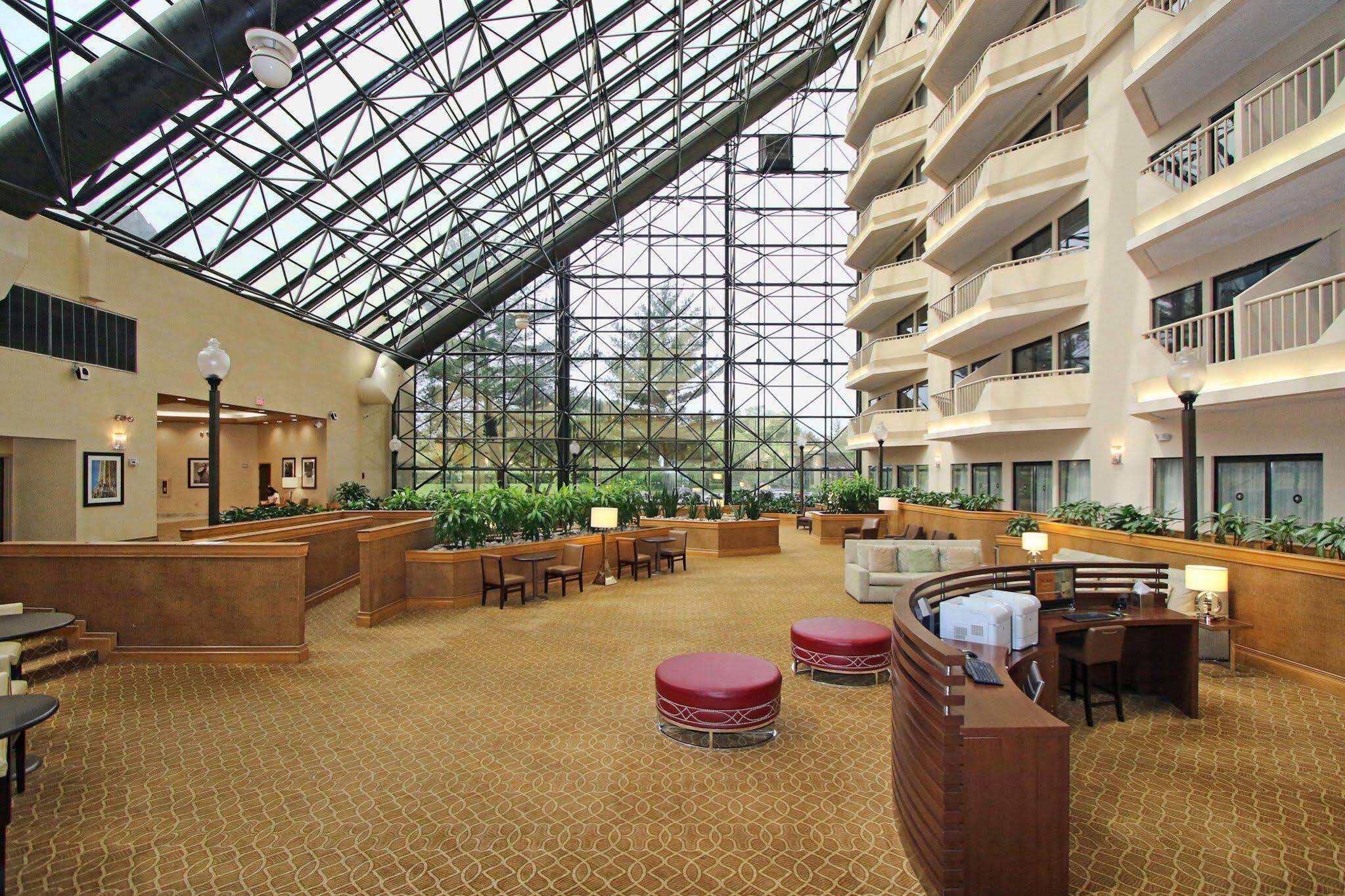 Doubletree By Hilton Airport Hotel 4*